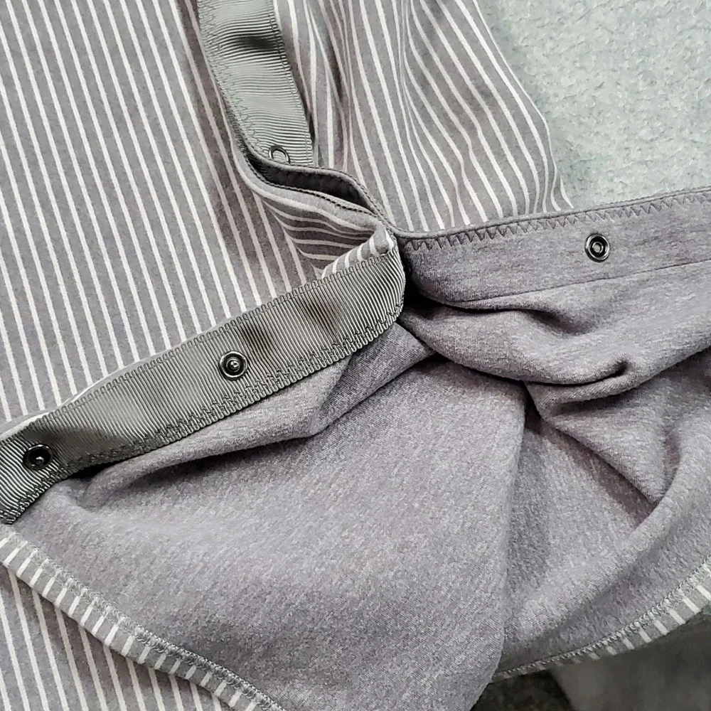 Lululemon Vinyasa Herringbone Infinity Snap Gray Striped Snap Button Logo